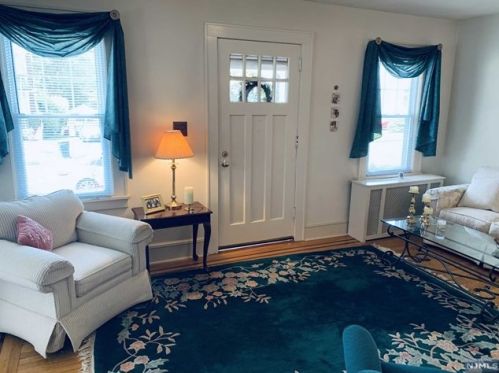 43 Kensington Ave, Norwood, NJ 07648-1919