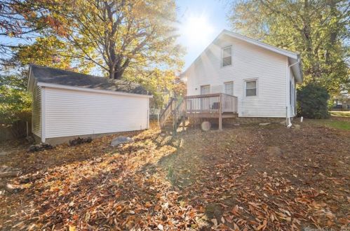 51 Riverview Ave, Groton CT  06340-3513 exterior