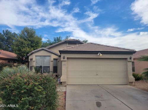 2253 Arabian Dr, Gilbert, AZ 85296-3338