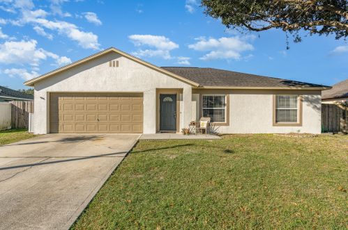 1484 Kodak Dr, Titusville, FL 32796-2364