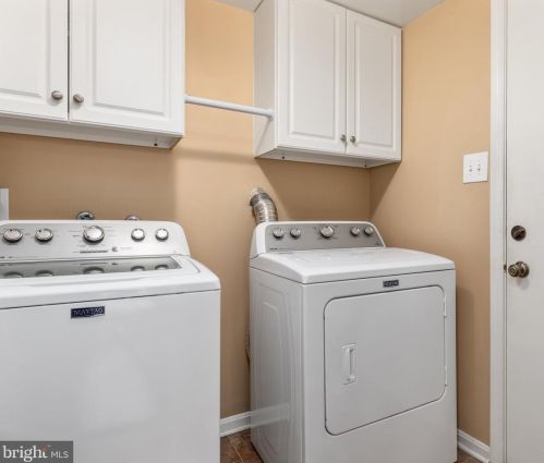 1125 Artic Quill Rd, Herndon VA  20170-3603 exterior