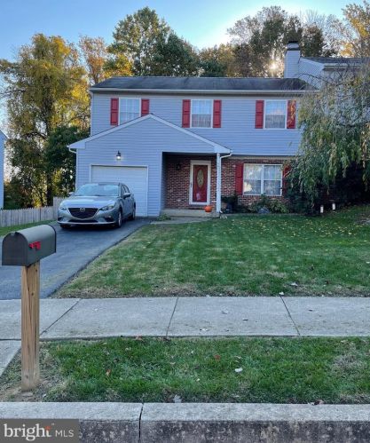 4019 Yorktown Dr, Boothwyn, PA 19061-2458