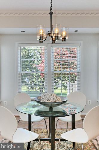 14286 Chalfont Dr, Haymarket VA  20169-2632 exterior