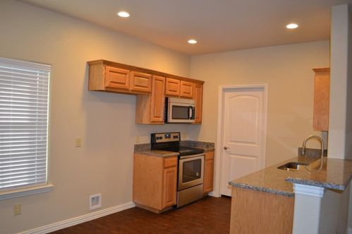 708 Bullock St, Denison, TX 75021-6907