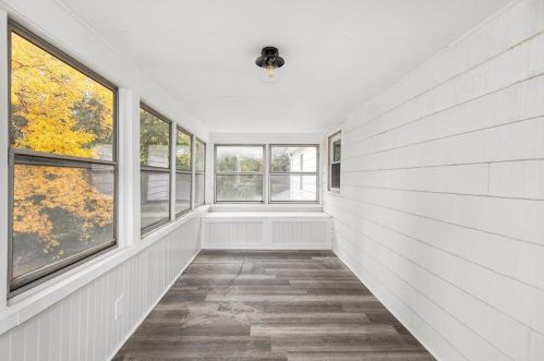 61 Knotty Oak Rd, Coventry RI  02816-8306 exterior