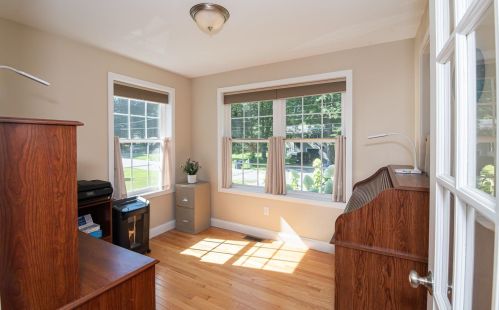 8 Evans Ave, Plaistow NH  03865-2909 exterior