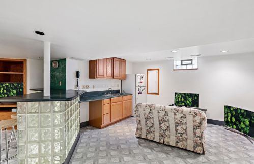 2921 Paget Ct, Thiensville WI  53092-2320 exterior