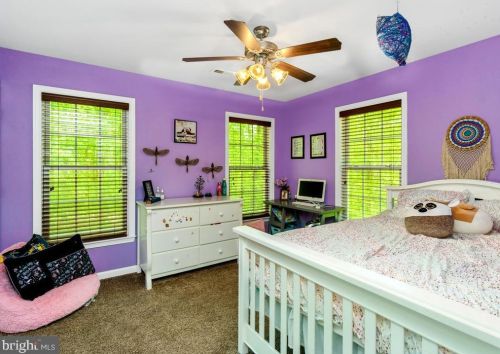 60 Kinsley Ln, Fredericksburg VA  22406-4089 exterior