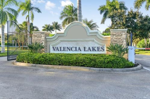 2067 Grove Dr, Naples, FL 34120-7575