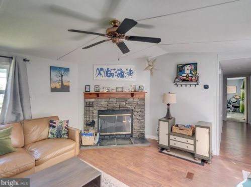 23334 Martin Ln, Lewes, DE 19958-5626