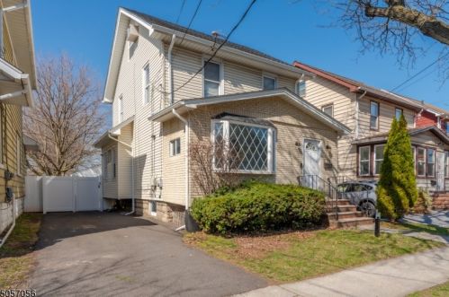 220 Locust St, Roselle Park, NJ 07204-2226