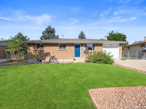 693 Worchester St, Denver, CO 80012-3554