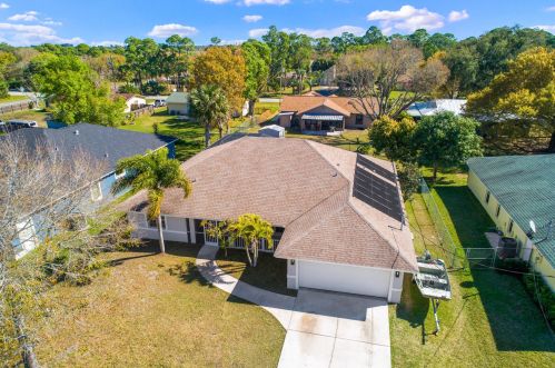5404 Hickory Dr, Fort Pierce, FL 34982-3899