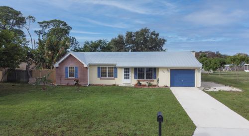 2026 Triumph Rd, Fort Pierce, FL 34952-8801