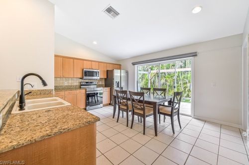 4576 Del Rio Ln, Bonita Springs FL  34134-7235 exterior