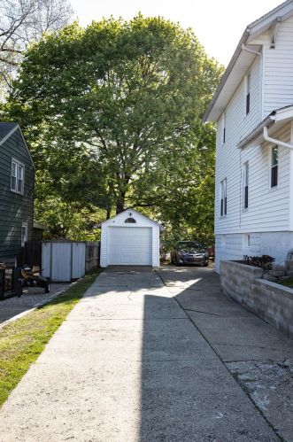 2444 Oakwood Ave, Zanesville, OH 43701-1946