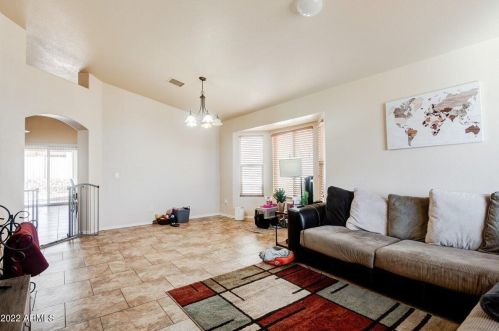 676 Temple Dr, Sierra Vista, AZ 85635-4452