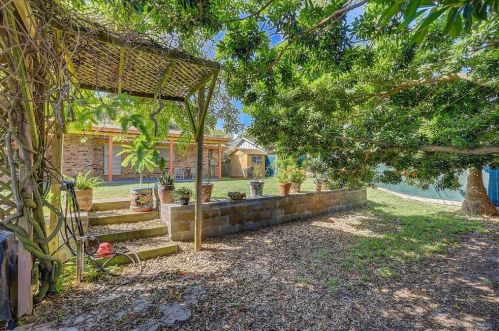 2801 Dominique Dr, Galveston TX 77551-1570 exterior