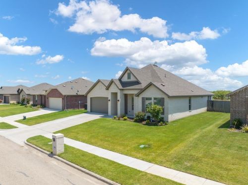 404 Stoneridge Dr, Vaughan, TX 76645-3092