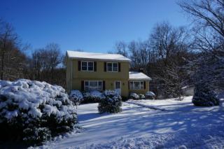 3 Strawberry Hill Rd, Danbury, CT 06811-3544