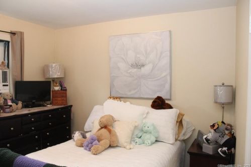 146 Howard Ave, Ansonia CT  06401-1745 exterior