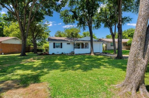 8815 Boundbrook Cir, Dallas TX  75243-7008 exterior