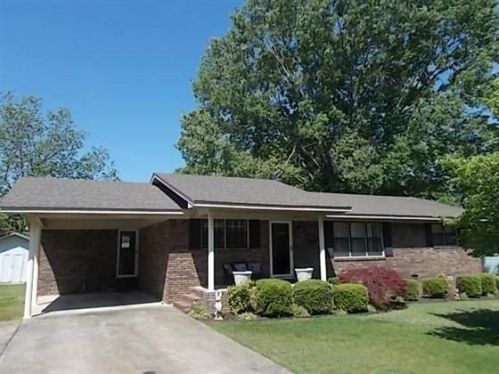 1523 Bankston St, Scottsboro, AL 35768-3201