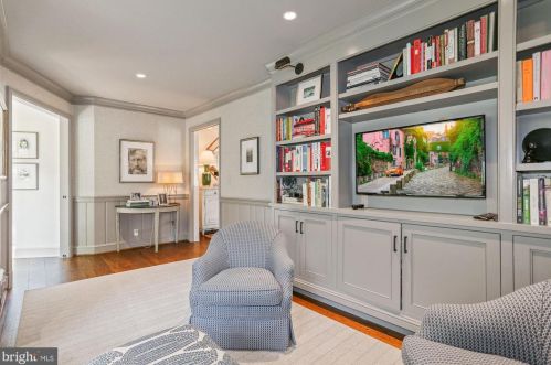 4520 Dexter St, Washington DC 20007-1018 exterior