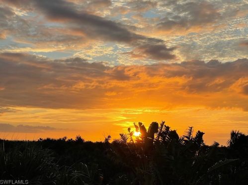 5298 Umbrella Pool Rd, Sanibel FL  33957-2407 exterior