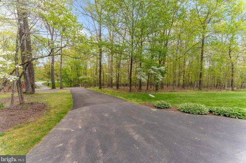 10085 Fox Hound Dr, Nokesville VA  20181-1431 exterior