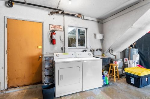 141 Corona Ave, Long Beach CA 90803-3318 exterior