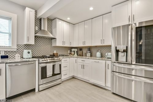 31 Madison Ave, East Orange NJ  07017-4613 exterior