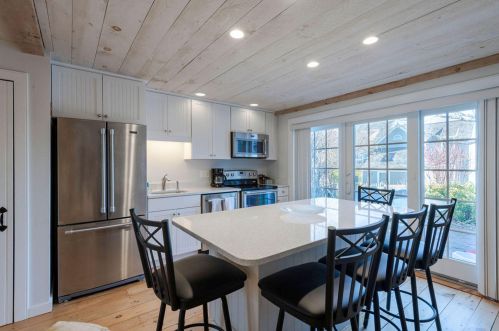 23 Flying Cloud Cir, Mashpee MA 02649-4708 exterior