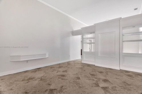 7090 5th Ave, Hialeah FL  33014-4952 exterior