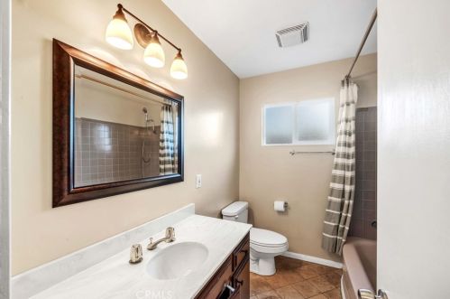 6450 Aldea Ave, Van Nuys CA  91406-5401 exterior