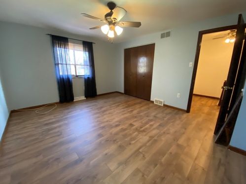 40 Freedom Dr, Bridgeville PA  15017-1421 exterior