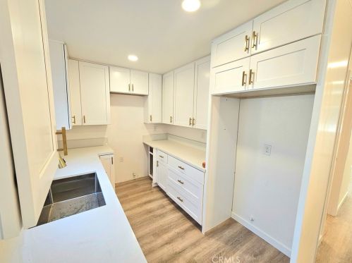 1519 Summit St, Long Beach CA  90810-4038 exterior