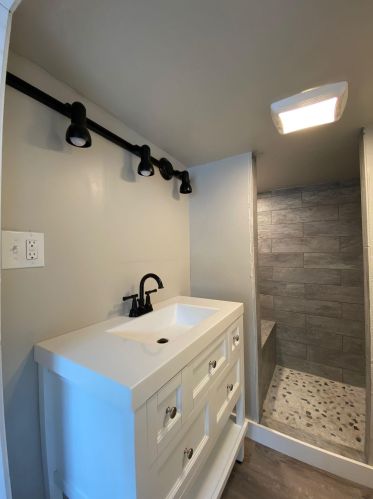 12 Essex St, Dover NH  03820-3220 exterior