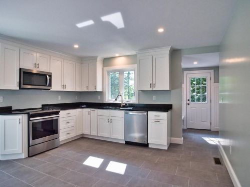 39 Cala Ave, Tiverton RI  02878-3214 exterior