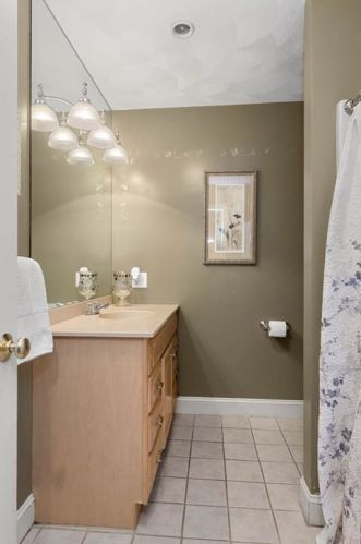 5 Archer St, Swampscott MA 01907 exterior