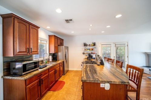 701 Limited Ave, Lake Elsinore CA  92530-3518 exterior