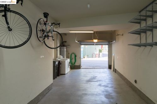 115 Glashaus Loop, Oakland CA 94608-1298 exterior