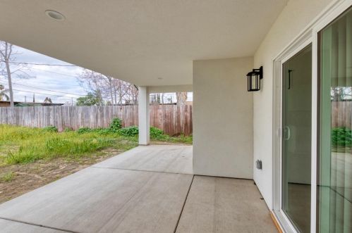 1637 Seattle St, Modesto CA  95358-5631 exterior