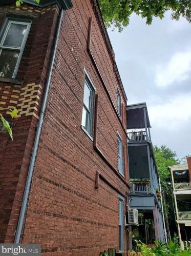 201 Hamilton St, Harrisburg, PA 17102-2338