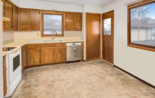 1308 Fleetfoot Dr, Waukesha, WI 53186-6970