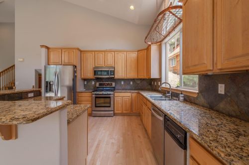 14520 Reed Ave, Truckee CA 96161-3610 exterior