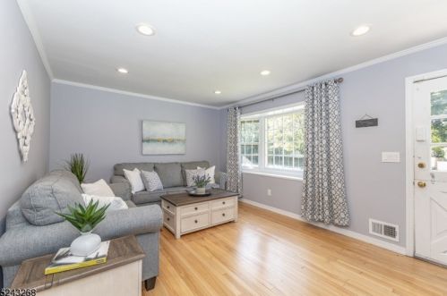 35 Stagaard Pl, Fanwood, NJ 07023-1548