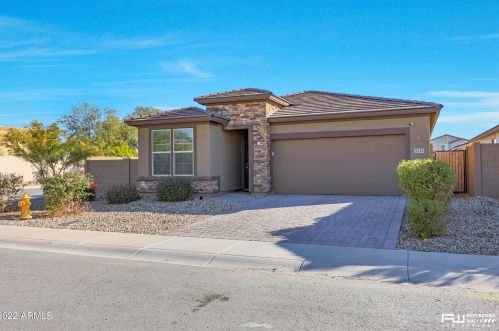 3213 75th Ln, Phoenix, AZ 85043