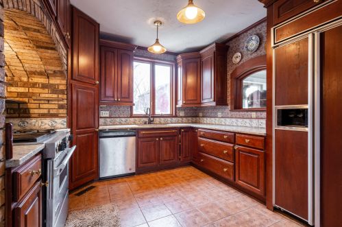 2200 Britton Rd, Kansasville, WI 53139-9709