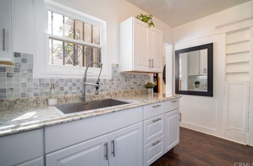 934 Washington Pl, Long Beach CA  90813-6618 exterior